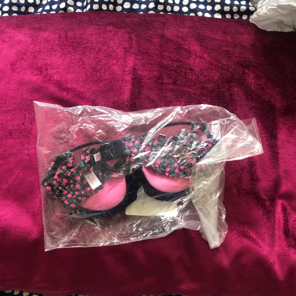 VS Pink Push Up Bra